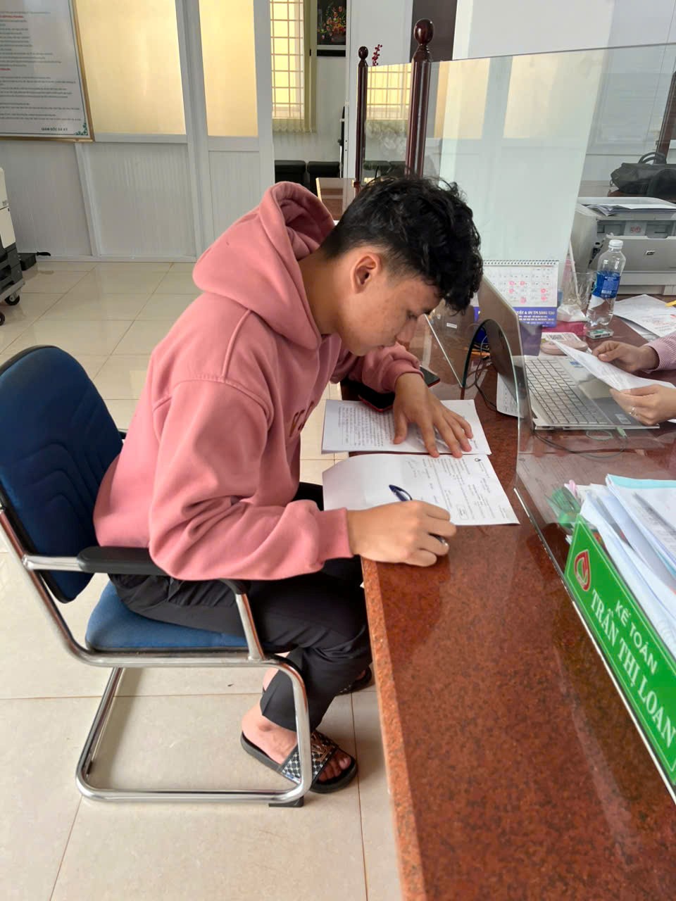 CHƯƠNG TRÌNH CHO VAY XUẤT KHẨU LAO ĐỘNG TIẾP SỨC CHO CÁC ĐỐI TƯỢNG CHÍNH SÁCH