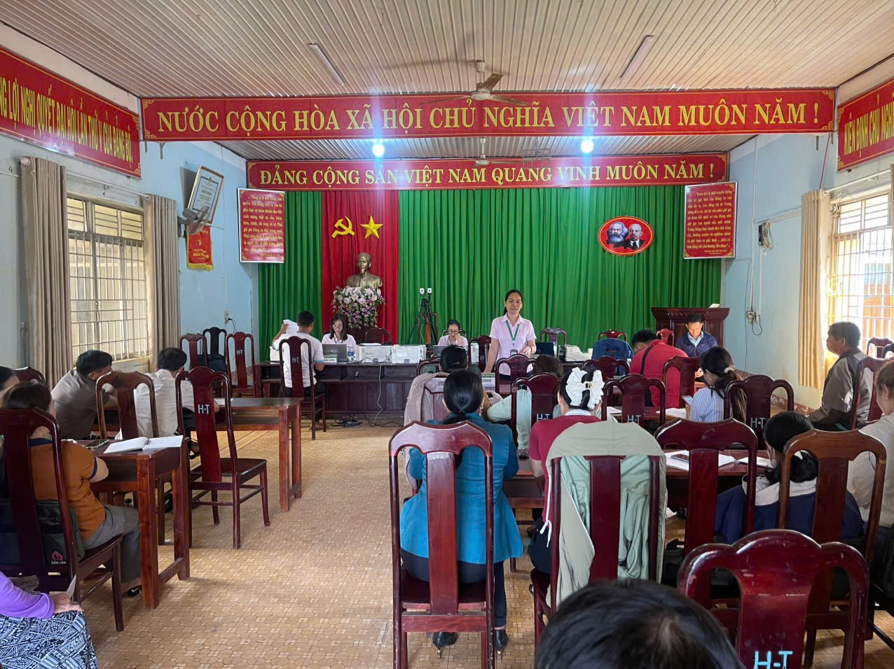 ĐIỂM GIAO DỊCH TRÊN ĐỊA BÀN XÃ QUẢNG PHÚ TIẾP TỤC PHÁT HUY HIỆU QUẢ