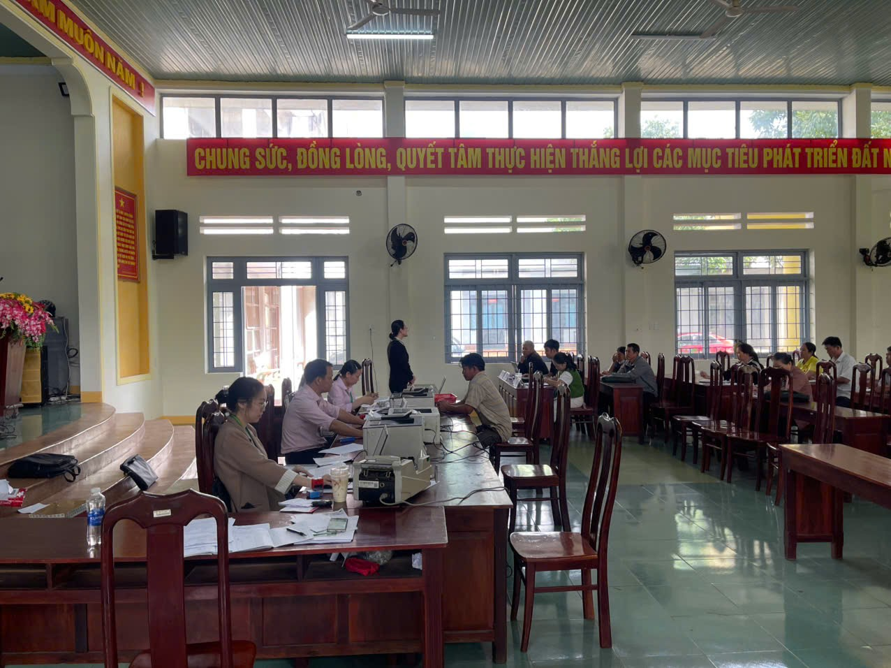 HIỆU QUẢ NGUỒN VỐN TÍN DỤNG CHÍNH SÁCH VỚI ĐOÀN VIÊN THANH NIÊN XÃ CƯ SUÊ