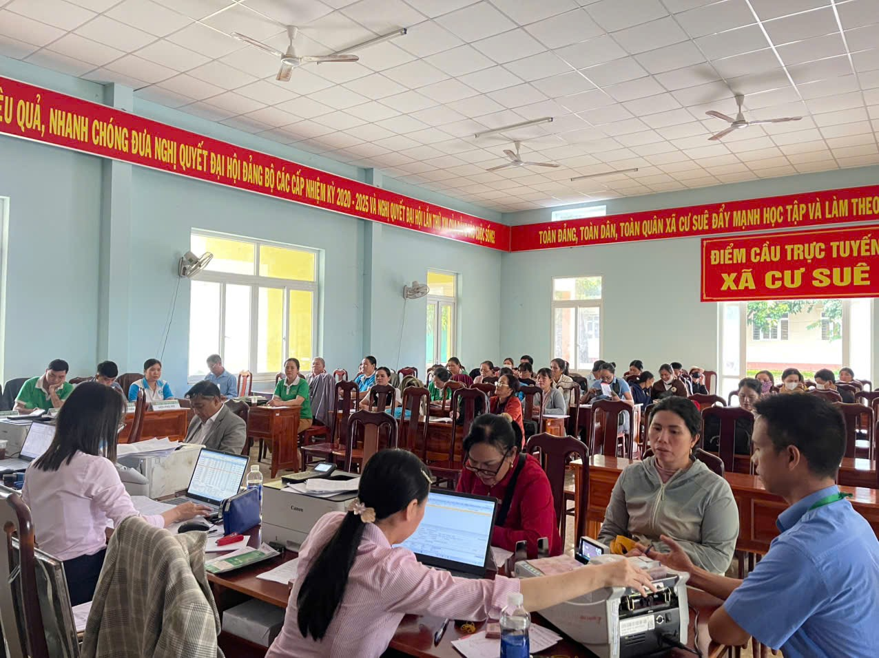 Chỉ thị số 39-CT/TW của Ban Bí thư Trung ương Đảng về nâng cao hiệu quả của tín dụng chính sách xã hội trong giai đoạn mới - Đưa tín dụng chính sách đến gần hơn với người dân trên địa bàn xã Quảng Phú