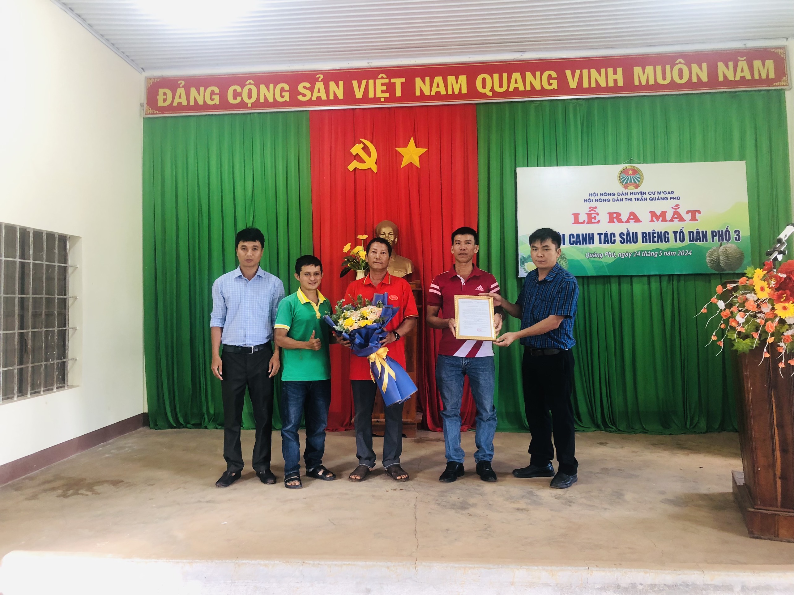 HỘI NÔNG DÂN THỊ TRẤN QUẢNG PHÚ TỔ CHỨC LỄ RA MẮT CHI HỘI CANH TÁC SẦU RIÊNG TỔ DÂN PHỐ 3.