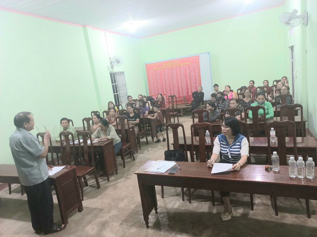 Tổ TK & VV làm tốt công tác sinh hoạt định kỳ và thu lãi tập trung