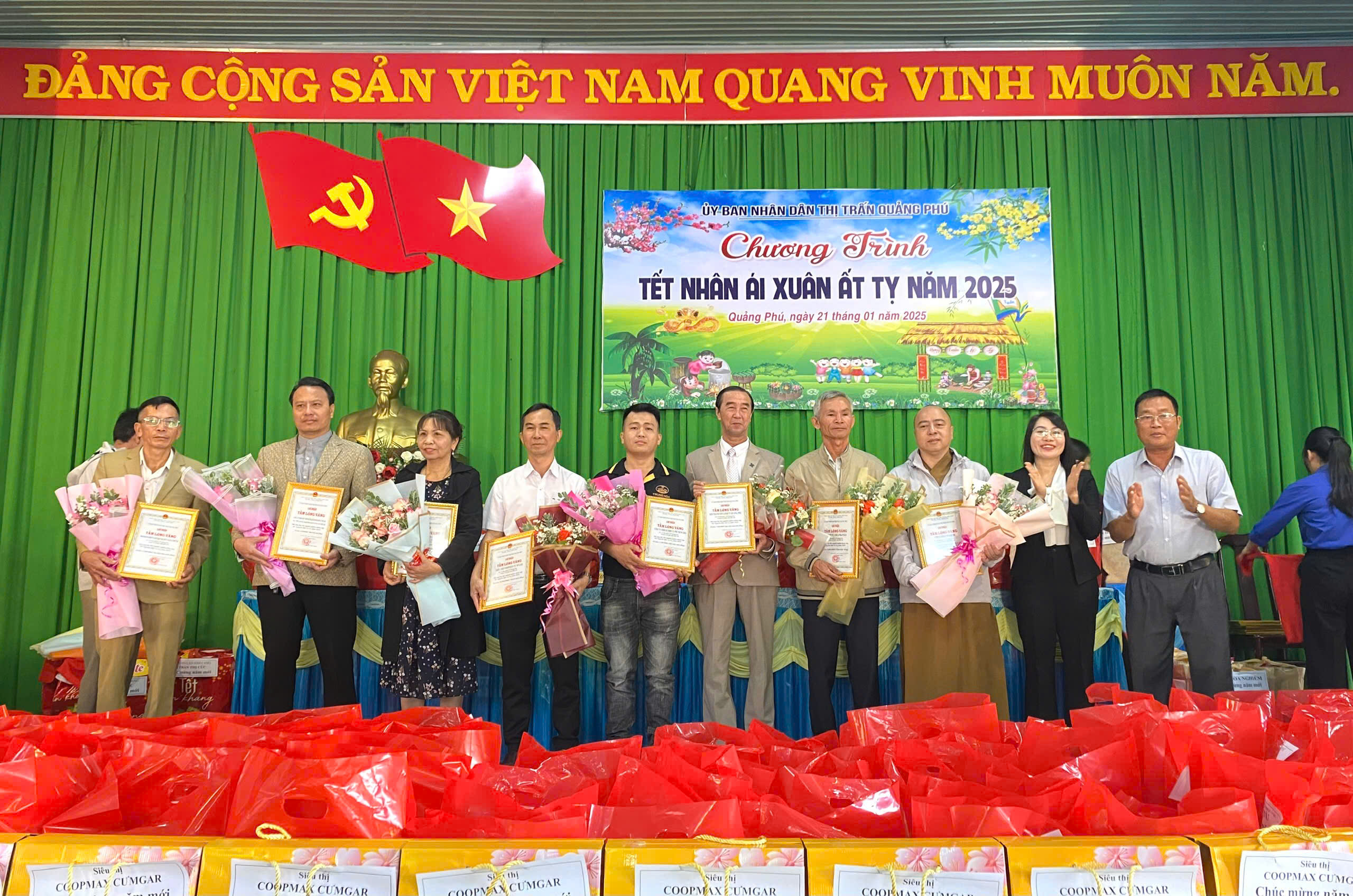 Thị trấn Quảng Phú tổ chức chương trình “Tết nhân ái – Xuân Ất Tỵ 2025