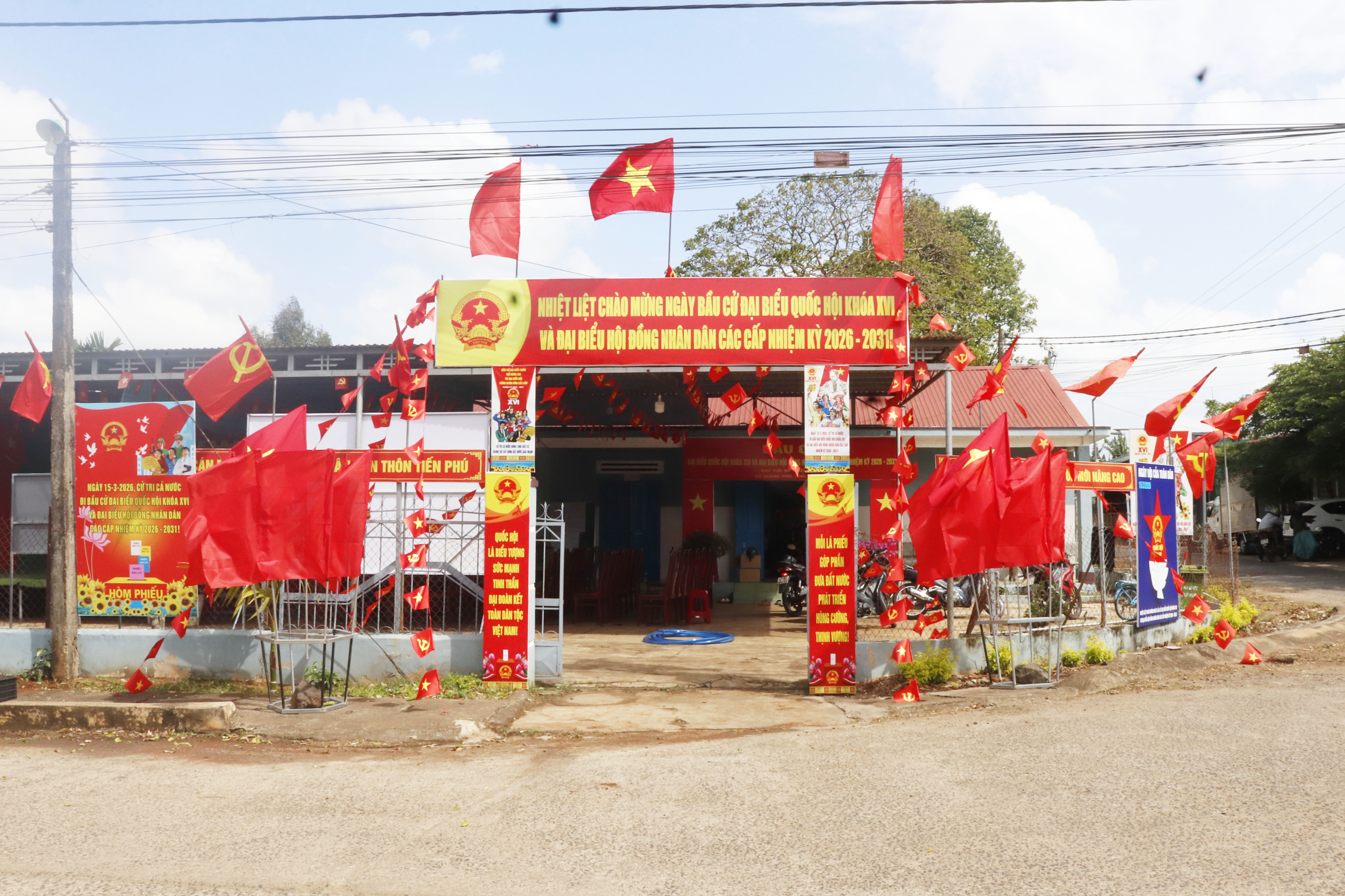 Ủy ban bầu cử xã Quảng Phú Công bố kết quả bầu cử và danh sách những người trúng cử đại biểu Hội đồng nhân dân xã Quảng Phú khóa II, nhiệm kỳ 2026-2031