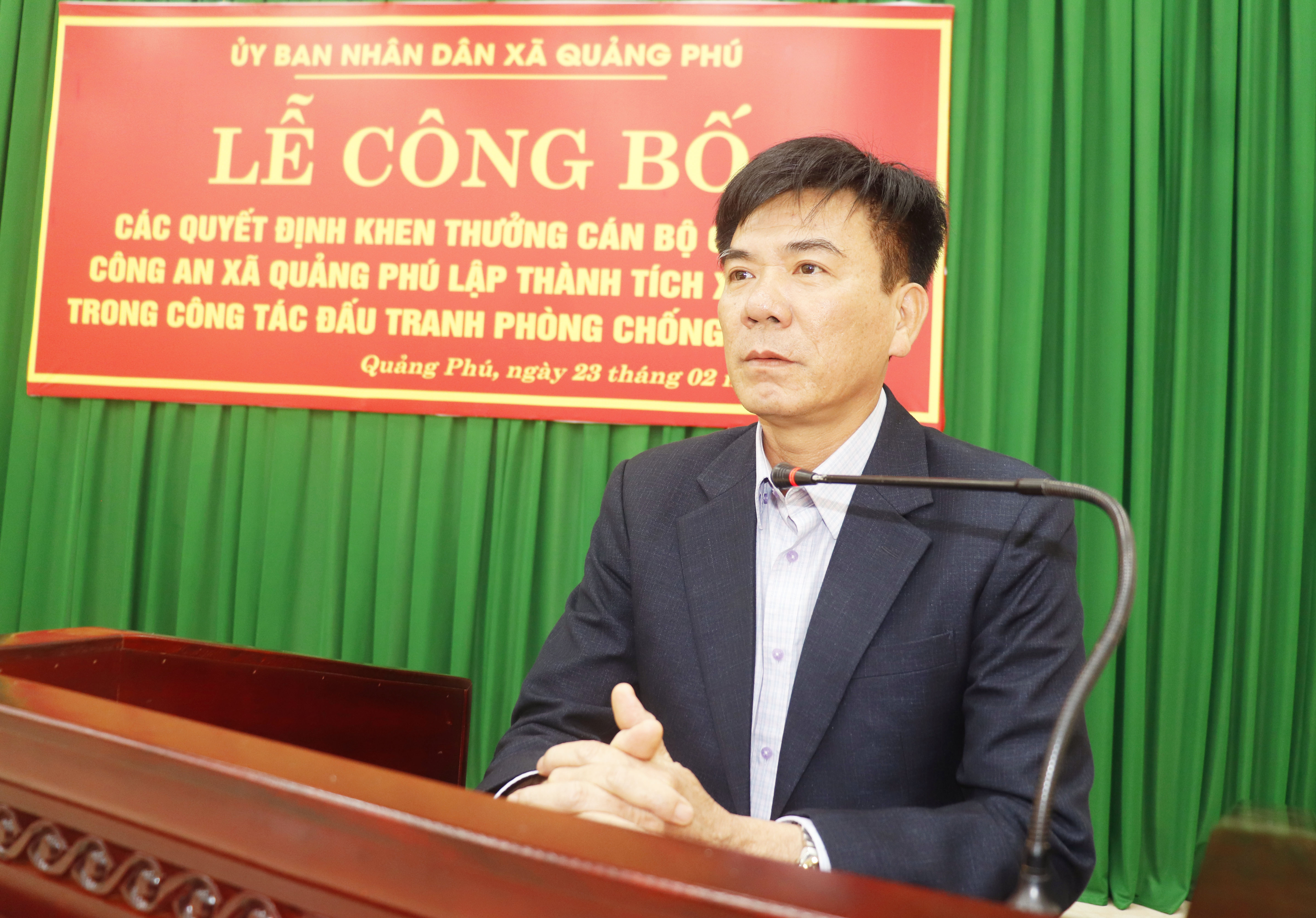 UBND xã Quảng Phú khen thưởng cán bộ chiến sỹ Công an xã lập thành tích xuất sắc trong công tác đấu tranh phòng chống tội phạm