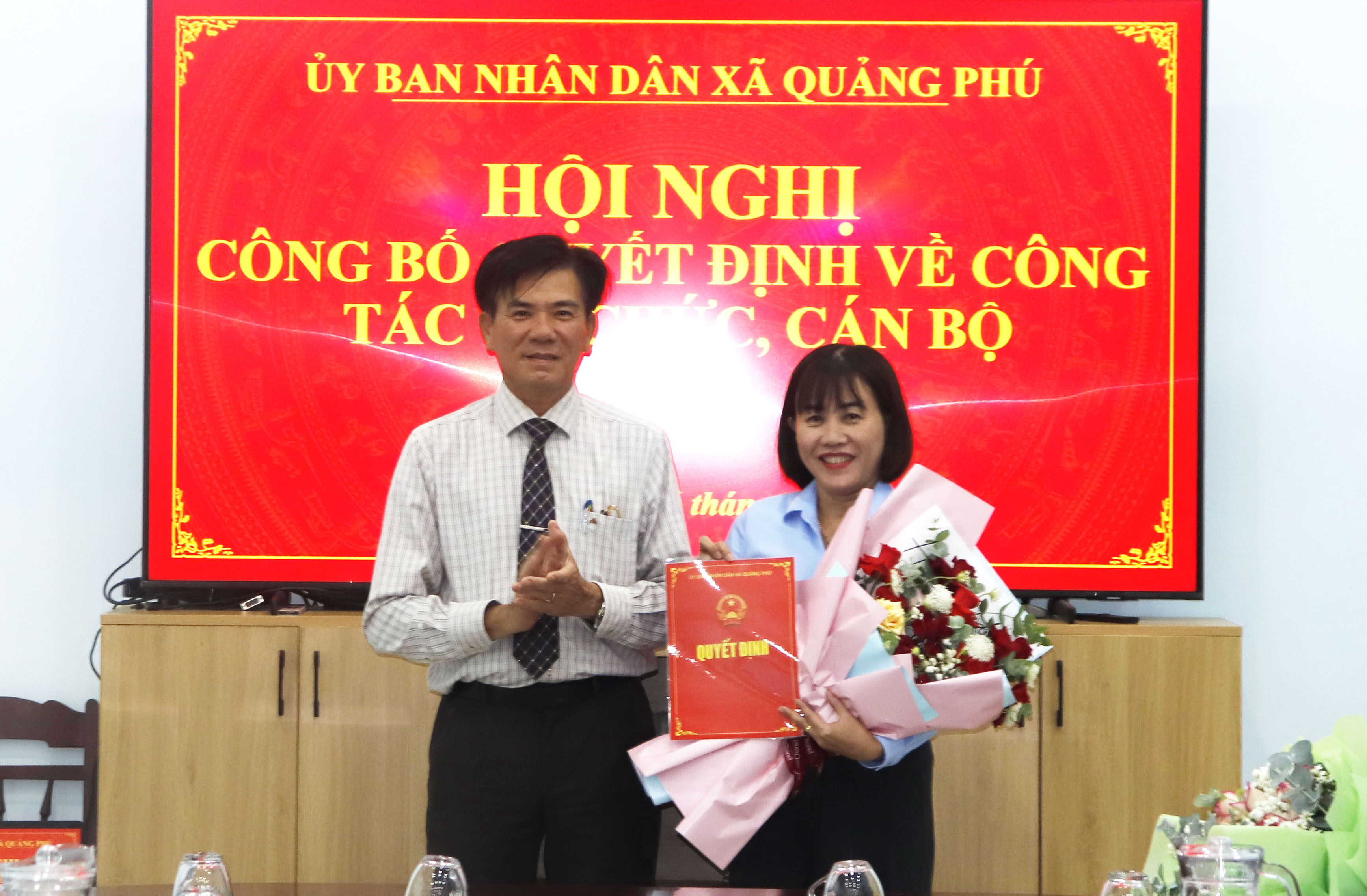 UBND xã Quảng Phú tổ chức hội nghị công bố Quyết định về công tác cán bộ