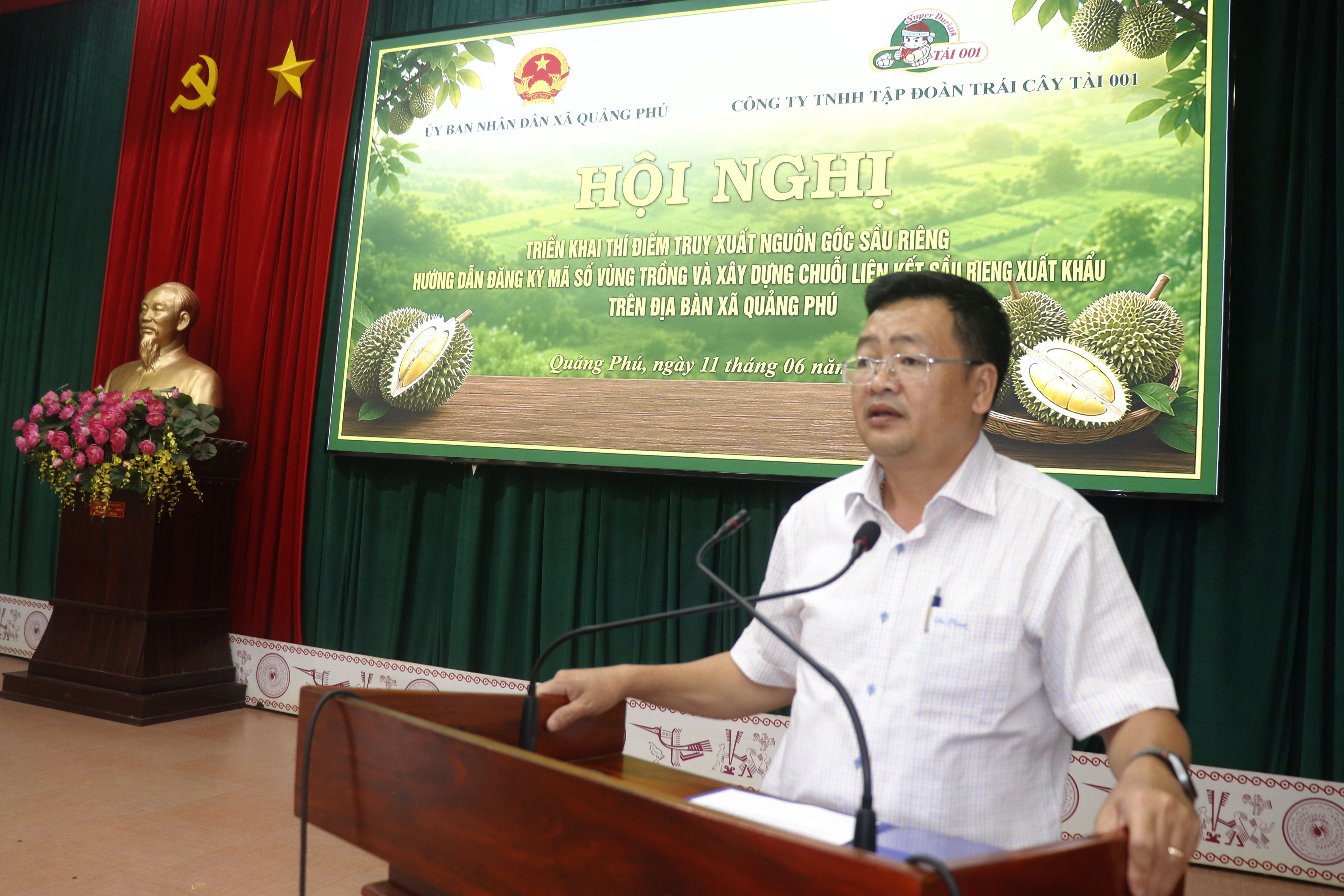 UBND xã Quảng Phú phối hợp với Công ty TNHH Tập đoàn Trái cây Tài 001 tổ chức Hội nghị triển khai thí điểm truy xuất nguồn gốc sầu riêng; hướng dẫn đăng ký mã số vùng trồng và xây dựng chuỗi liên kết sầu riêng xuất khẩu
