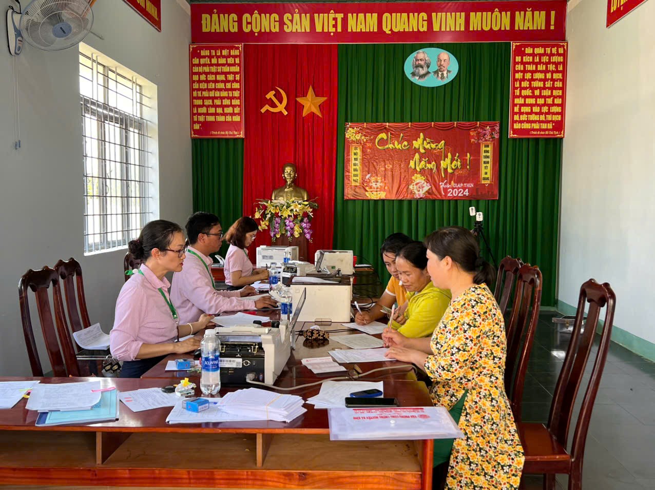 Người phó chủ tịch hội phụ nữ nhiệt huyết tận tâm với NHCSXH